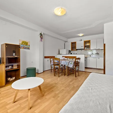 Ankica With Sea View And Terrace Apartament Kampor