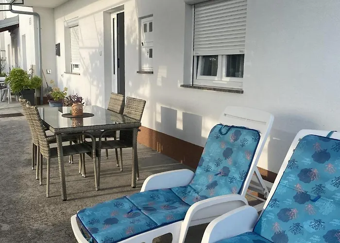 Ankica With Sea View And Terrace Apartman *